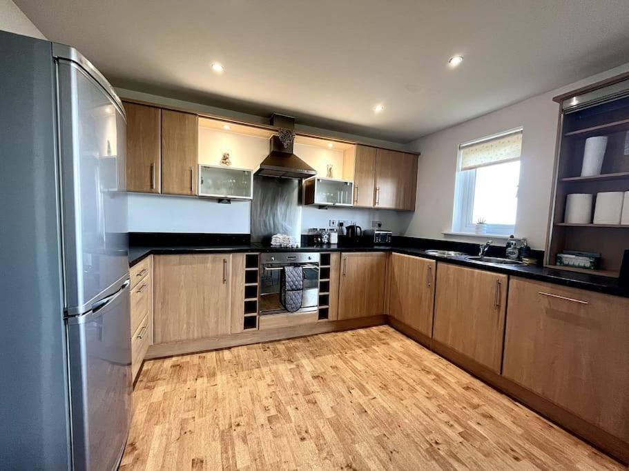 Beachfront Bliss With Spectacular Views Llanelli Exterior foto