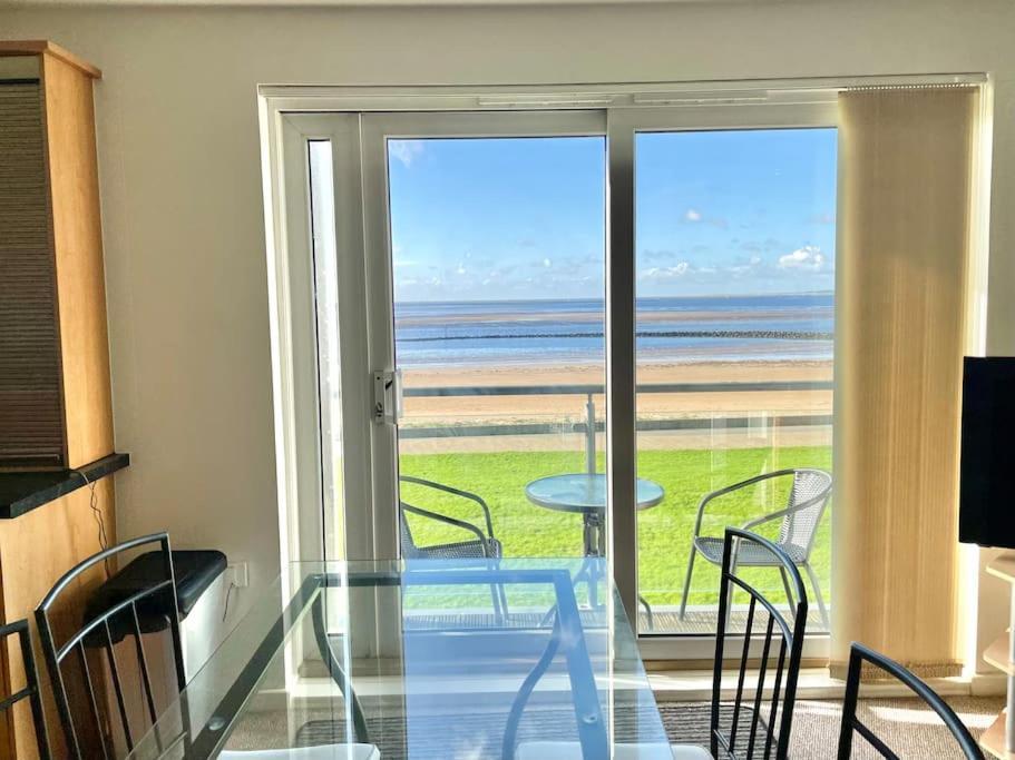 Beachfront Bliss With Spectacular Views Llanelli Exterior foto