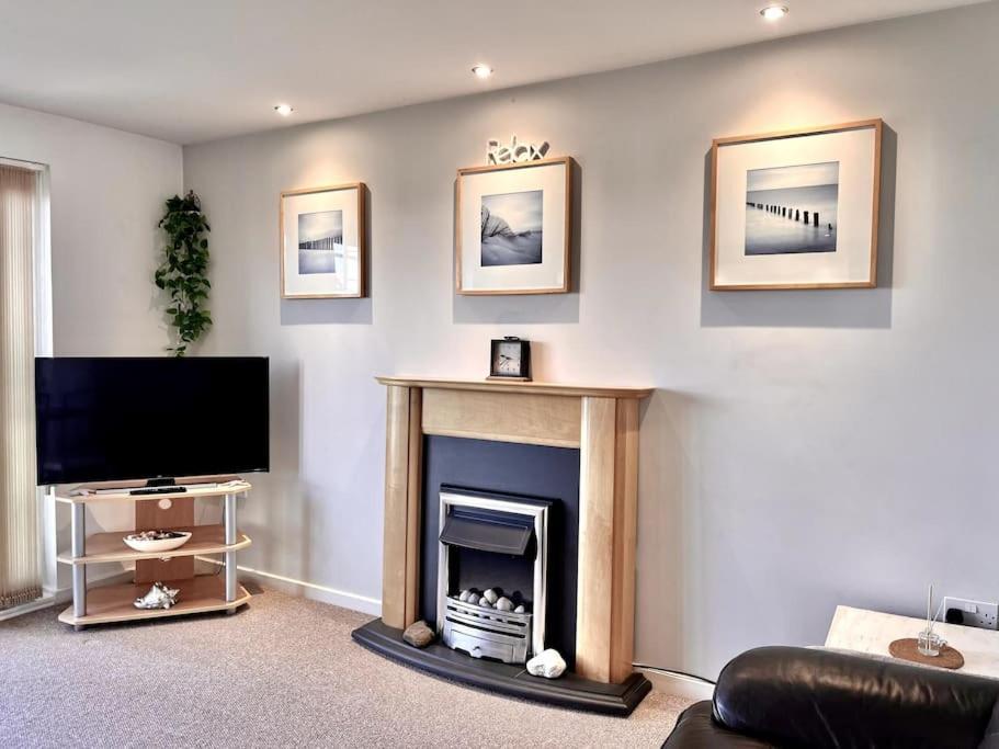 Beachfront Bliss With Spectacular Views Llanelli Exterior foto